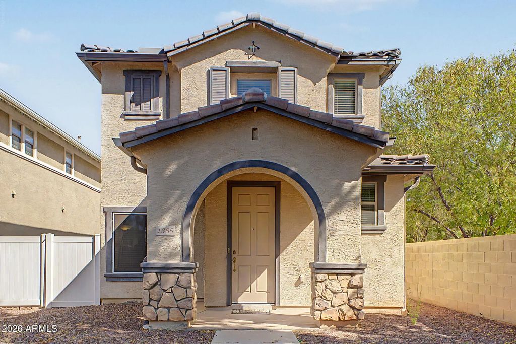 1385 S Joshua Tree Lane, Gilbert