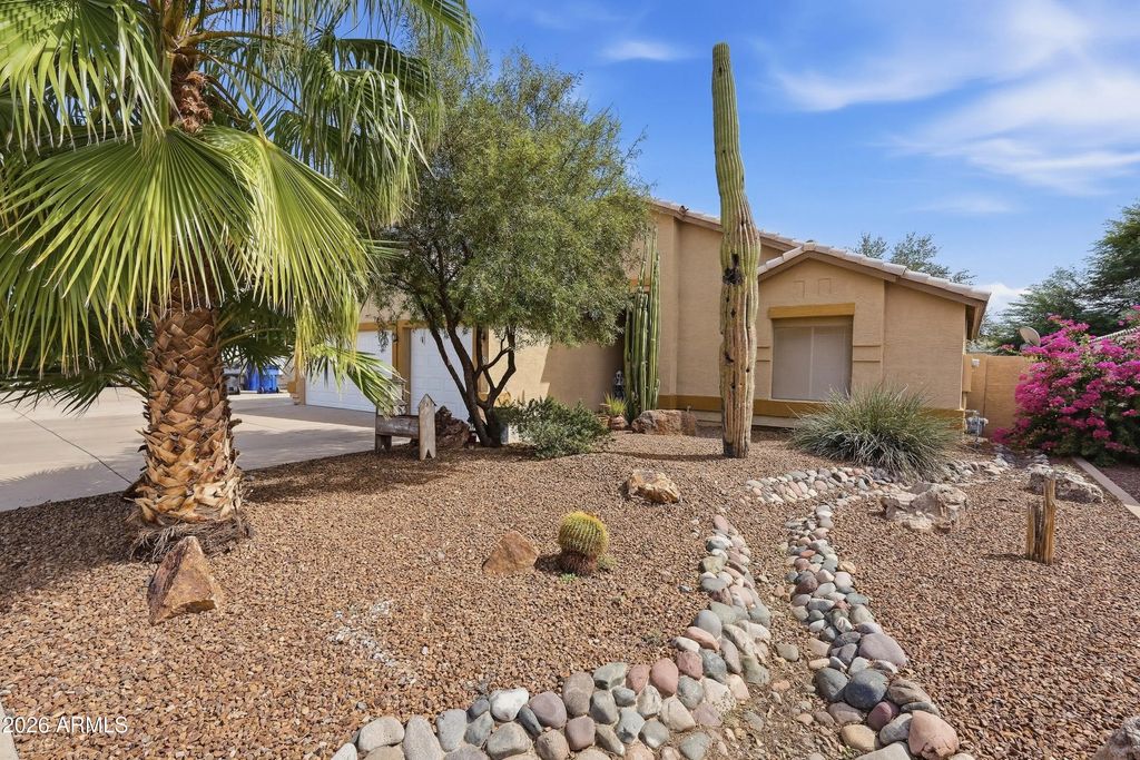 551 N Vista Del Sol, Mesa