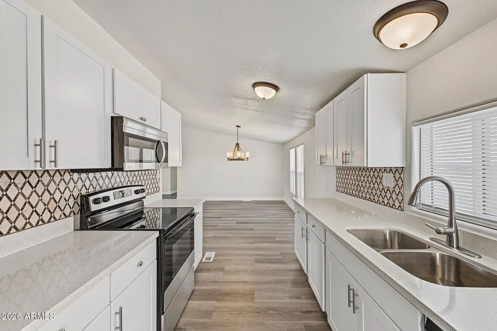 35525 W Bay Circle, Tonopah
