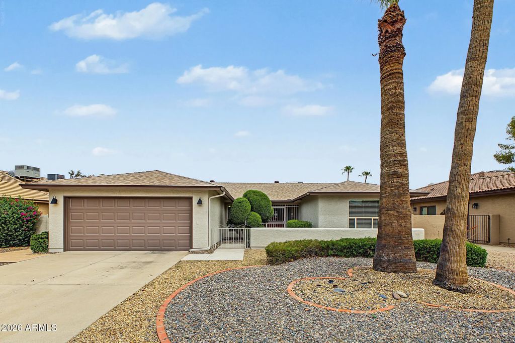 26253 S Dartford Drive, Sun Lakes