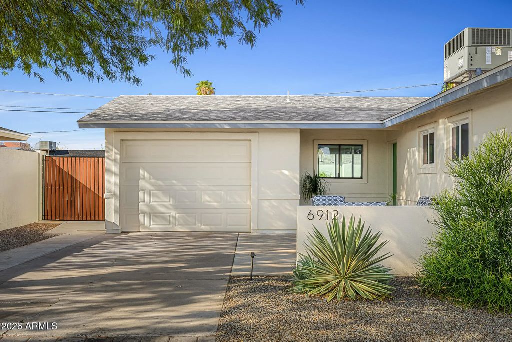 6912 E Edgemont Avenue, Scottsdale
