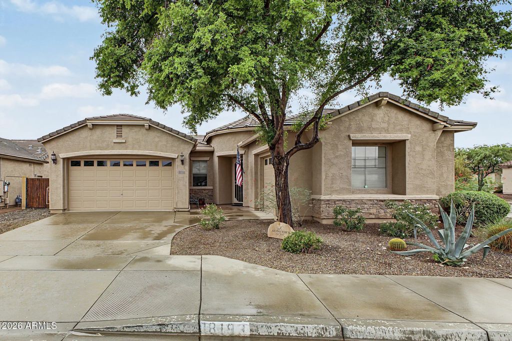 18193 W Echo Lane, Waddell