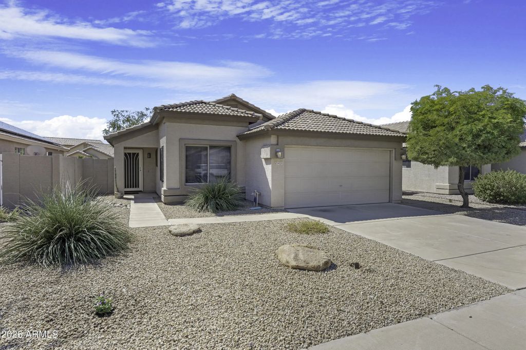 5423 W Sands Road, Glendale