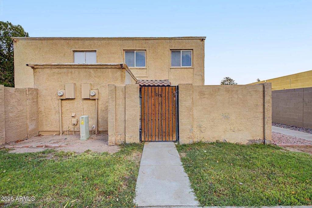 948 S Alma School Road (unit 13), Mesa