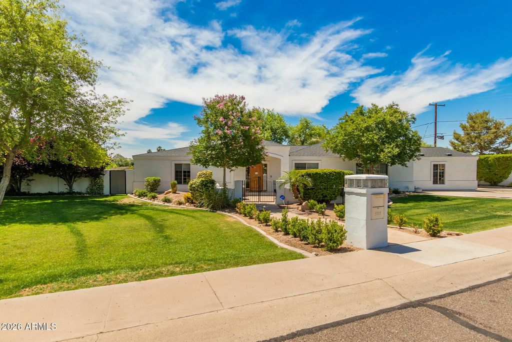 5555 E Monterosa Street, Phoenix