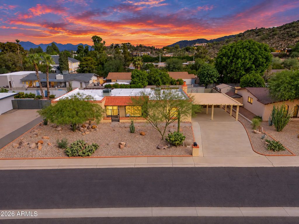 9601 N 35th Place, Phoenix