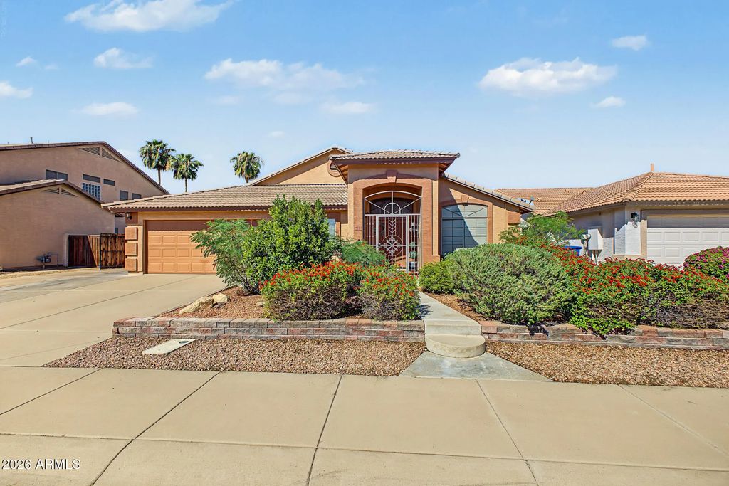 1470 E Carla Vista Drive, Chandler