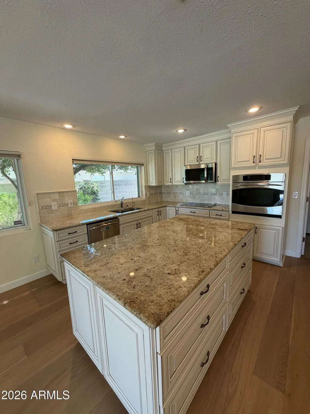 2533 W Laguna Azul Avenue, Mesa