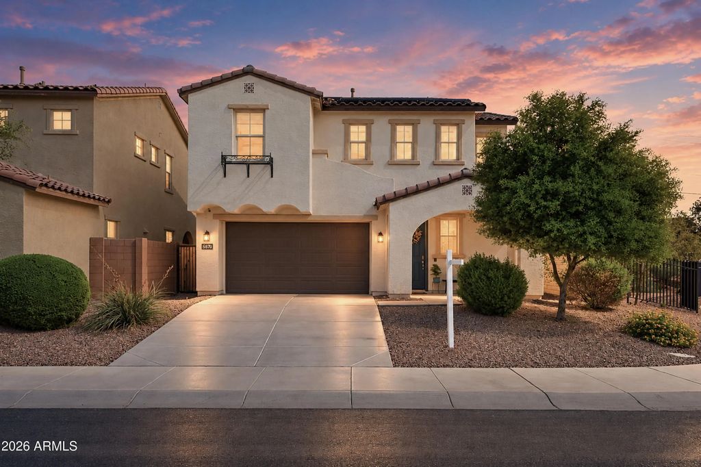 687 N Sparrow Court, Gilbert