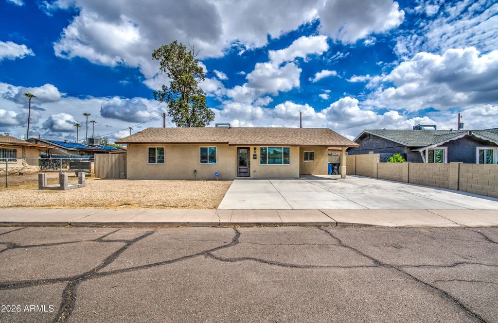 3245 N 43rd Avenue N, Phoenix