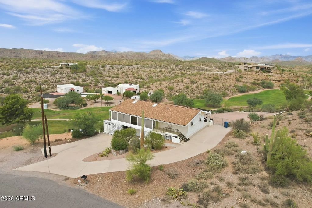 1070 N Queen Mary Way, Queen Valley