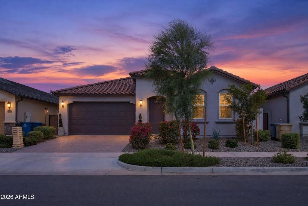 1402 W Golden Ore Pass, Apache Junction