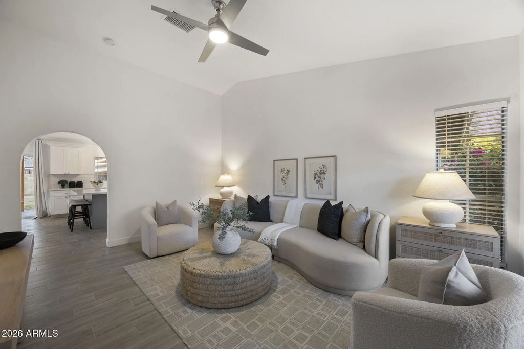 928 E Hope Street, Mesa