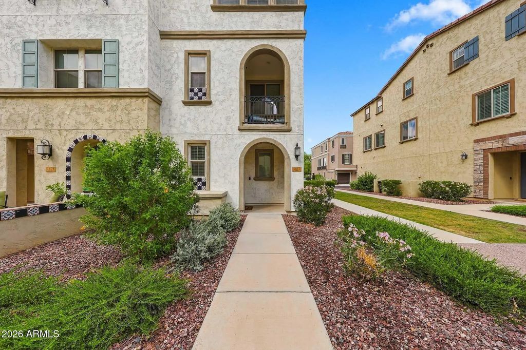 1677 E Bridgeport Parkway, Gilbert
