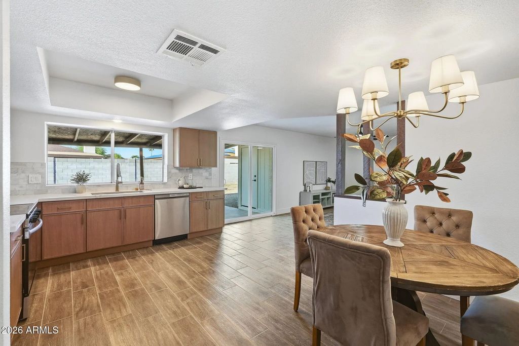 3644 W Angela Drive, Glendale