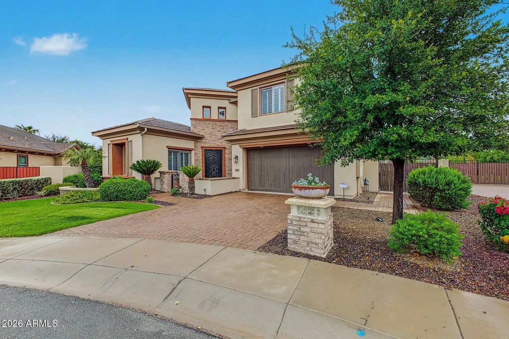4463 S Oregon Court, Chandler