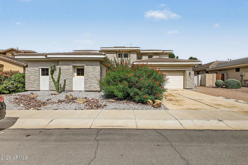 3806 E Taurus Place, Chandler