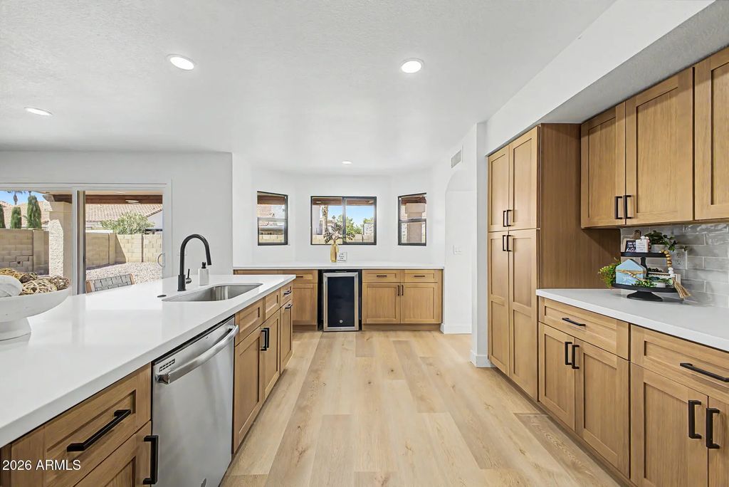 7380 W Piute Avenue, Glendale