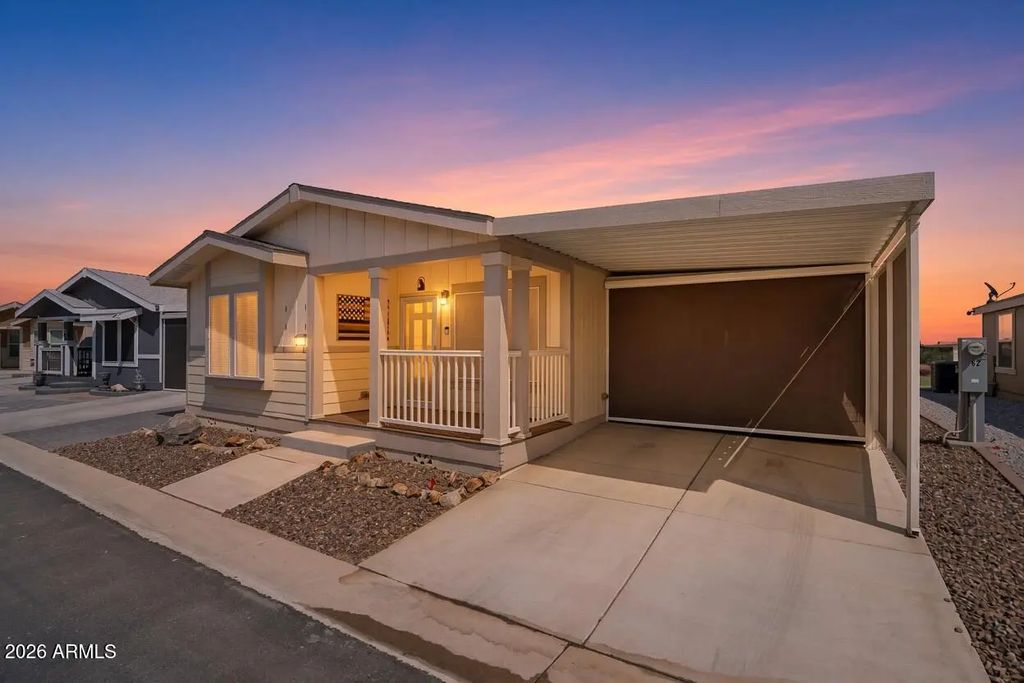 17560 W Van Buren Street (unit 462), Goodyear