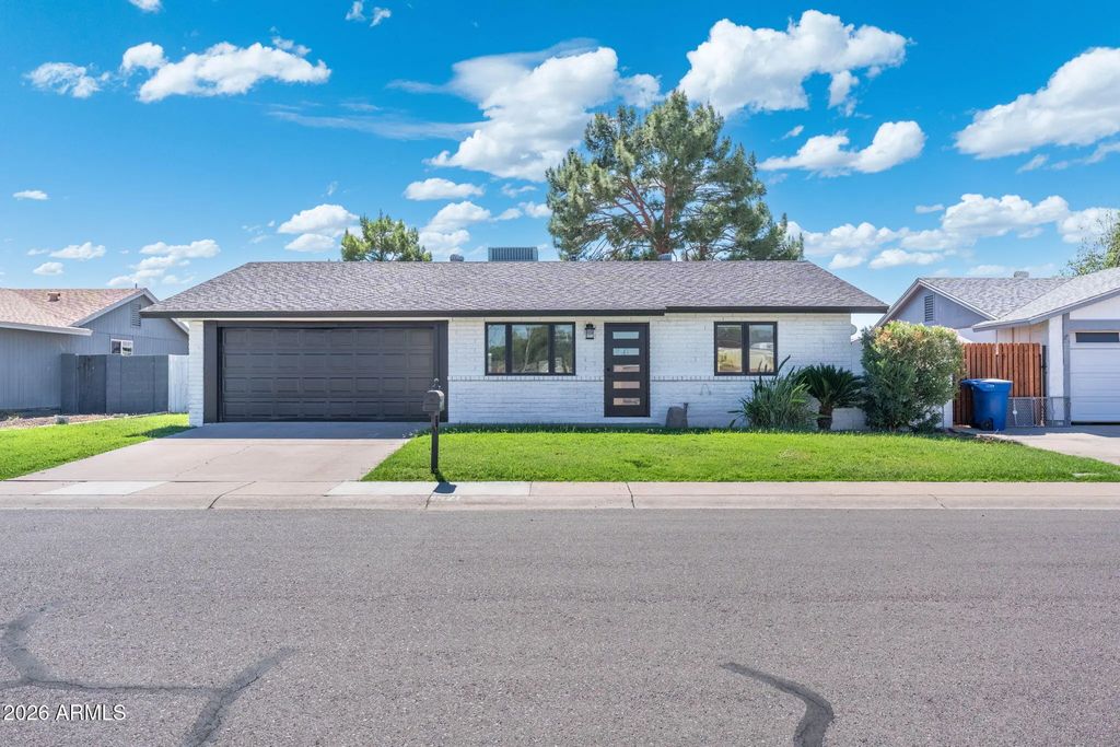 1421 W Rosal Place, Chandler