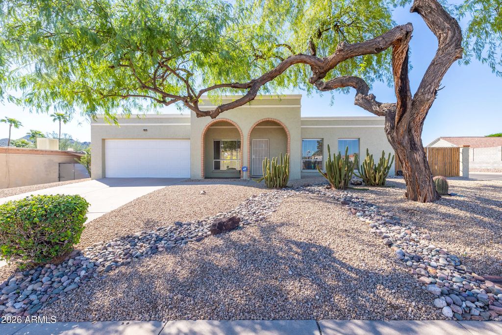 2001 E Hillery Drive, Phoenix