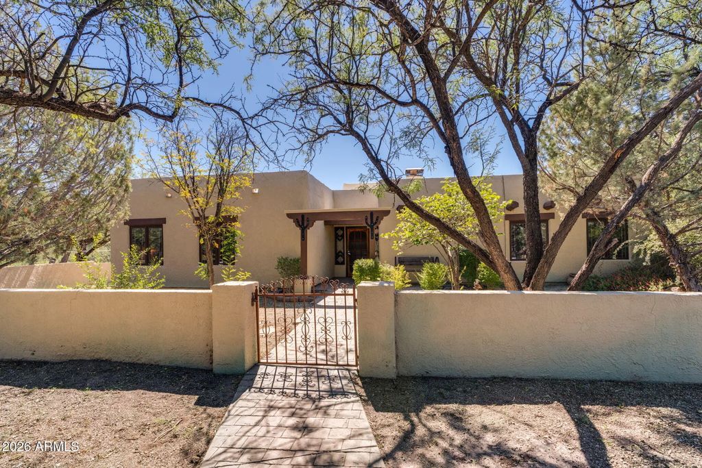 1366 E Cottonwood Lane, Huachuca City