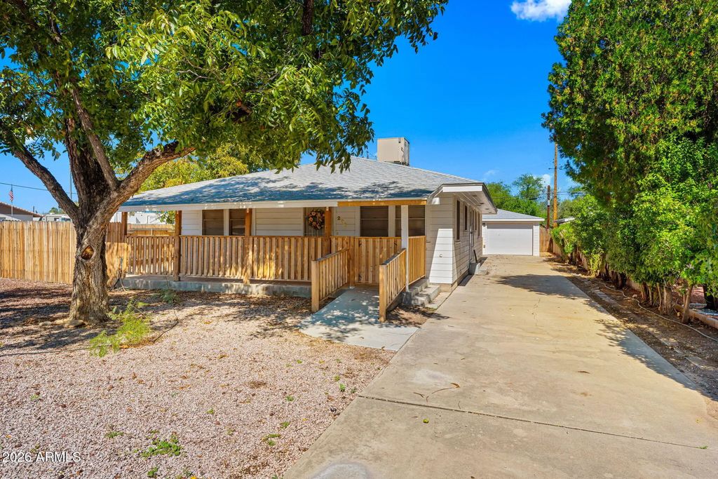 296 Genung Avenue, Wickenburg