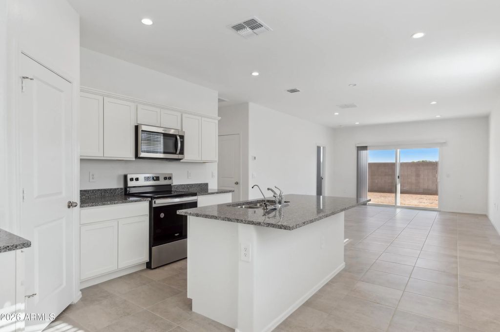 1421 W Walton Avenue, Coolidge