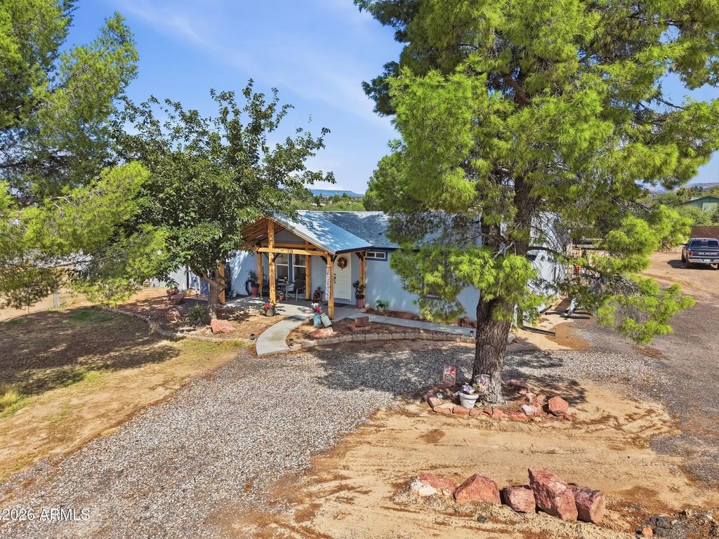 11917 E Mingus View Drive, Cornville