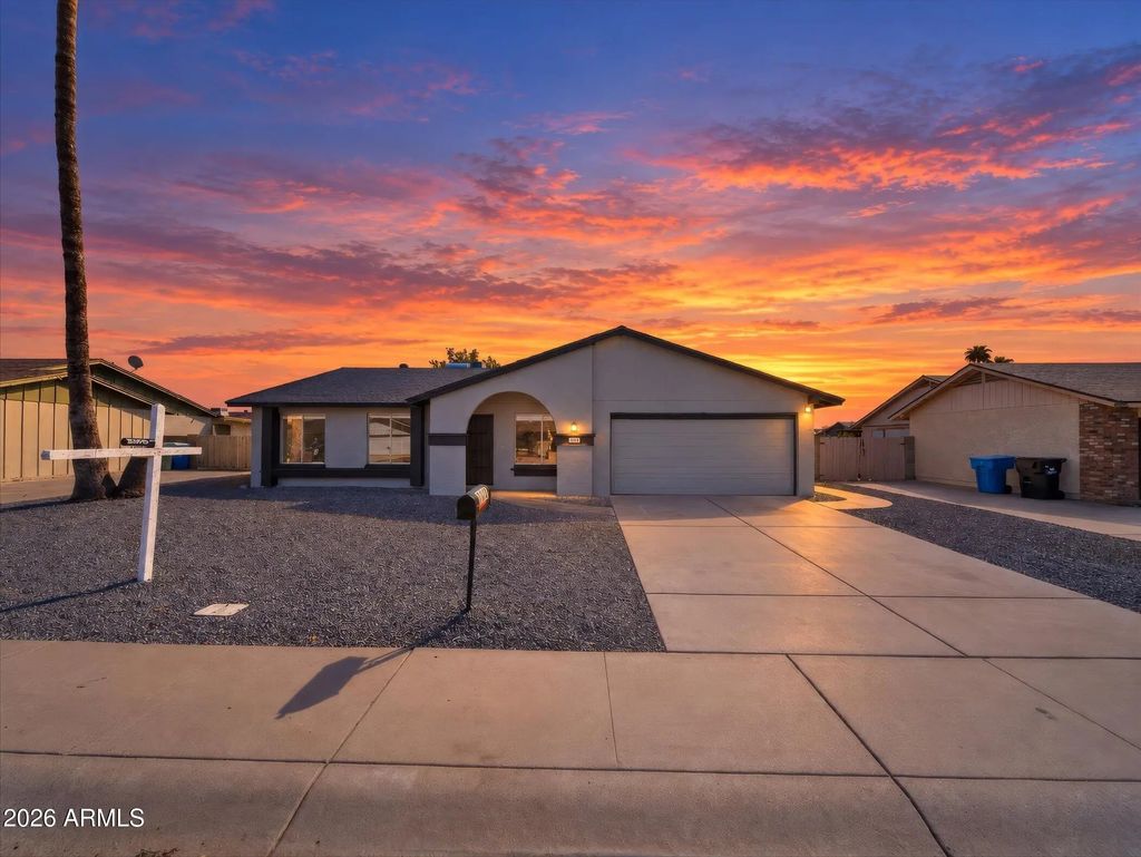 2745 W Bluefield Avenue, Phoenix