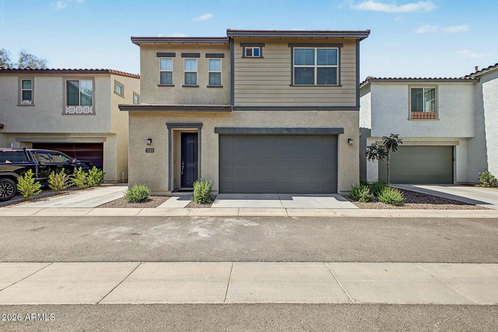 1323 W Bluejay Drive, Chandler