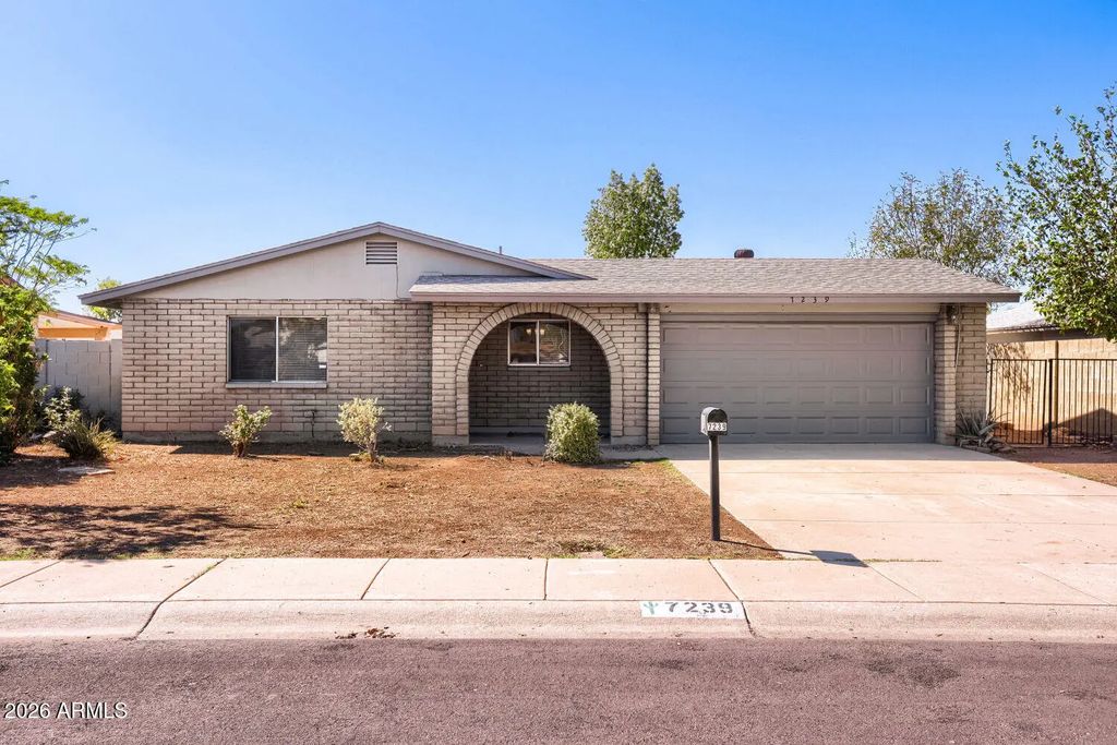 7239 W Cavalier Drive, Glendale