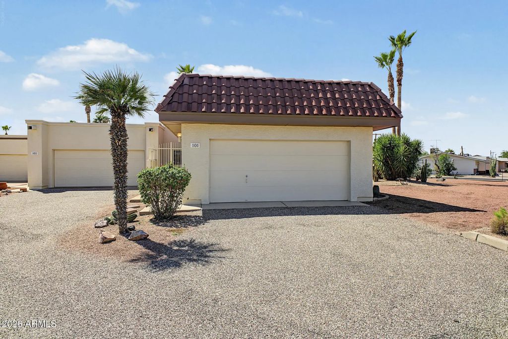 8815 W Avenida De Amigos Circle (unit 101), Arizona City
