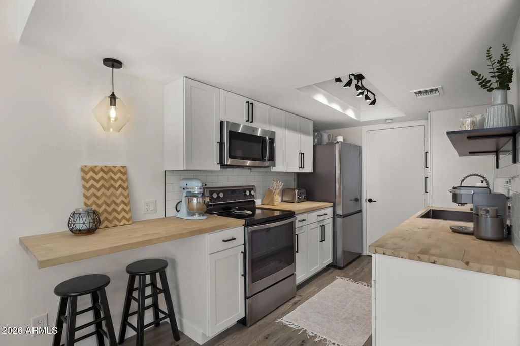 8580 E Indian School Road (unit E), Scottsdale