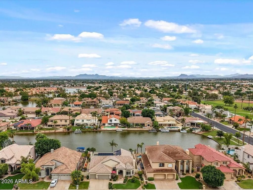 1902 E Willow Tree Court, Gilbert