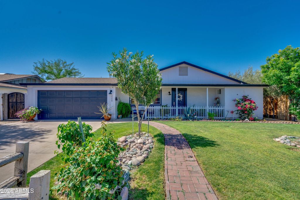 2209 W Edgewood Avenue, Mesa