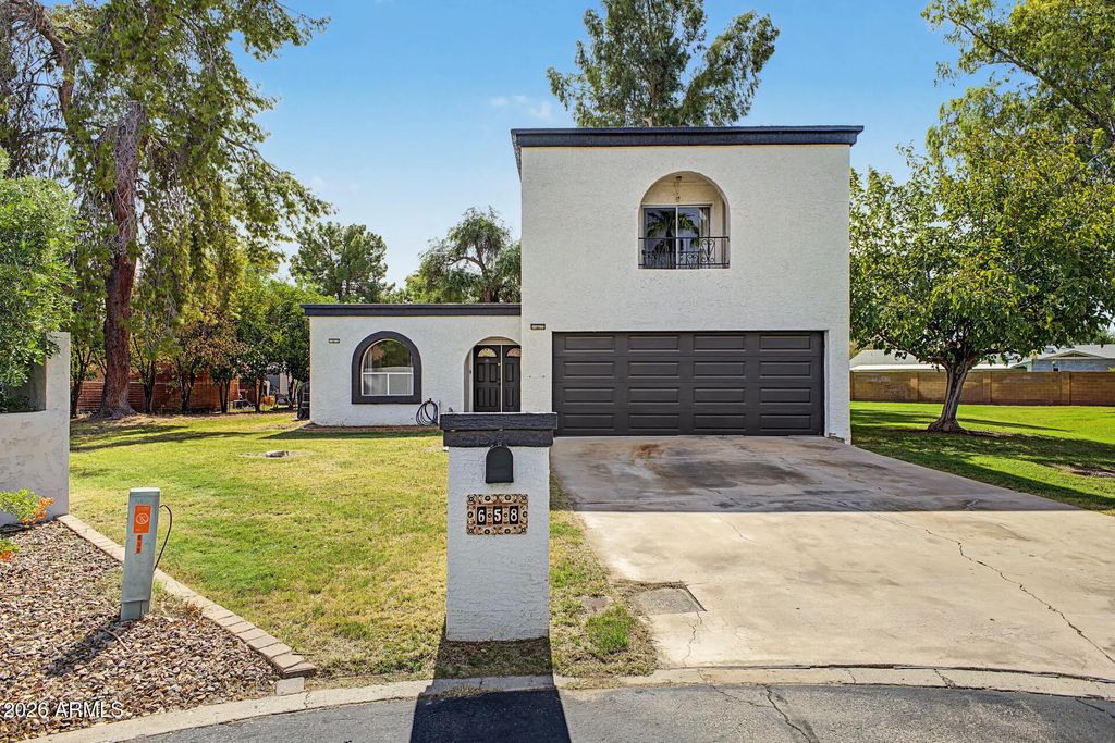658 W Port Au Prince Lane, Phoenix