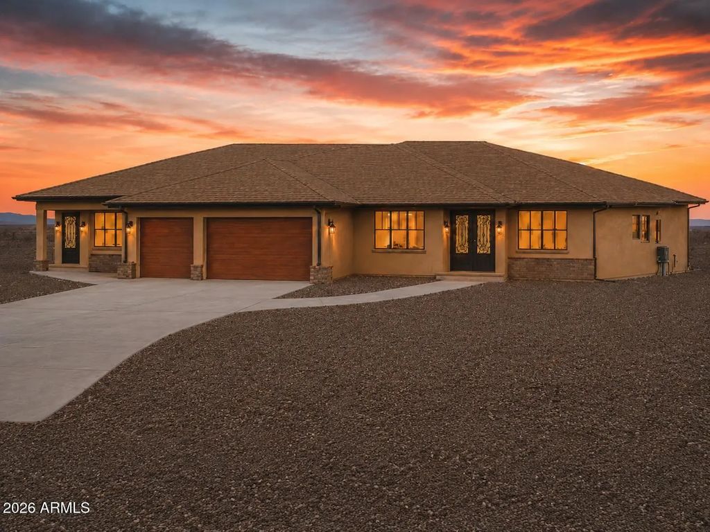 24314 W Fernwood Court, Wittmann