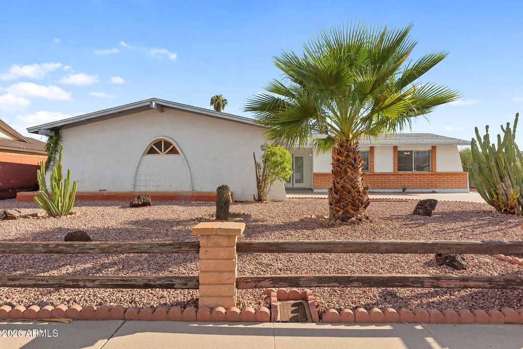 4635 W Laurel Lane, Glendale