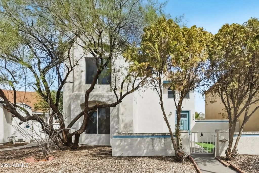 6738 W Kings Avenue, Peoria