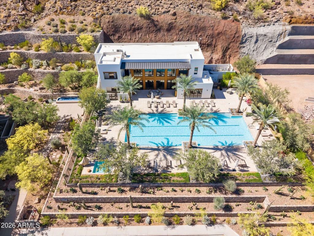 5000 N Camelback Ridge Drive (unit 208), Scottsdale