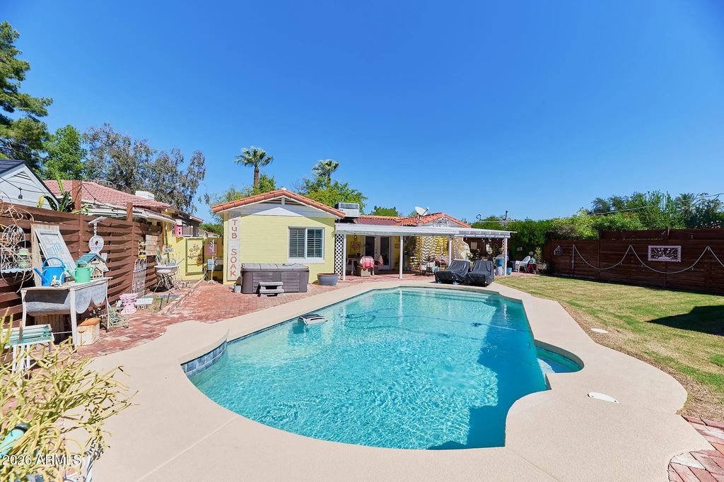 527 W Georgia Avenue, Phoenix