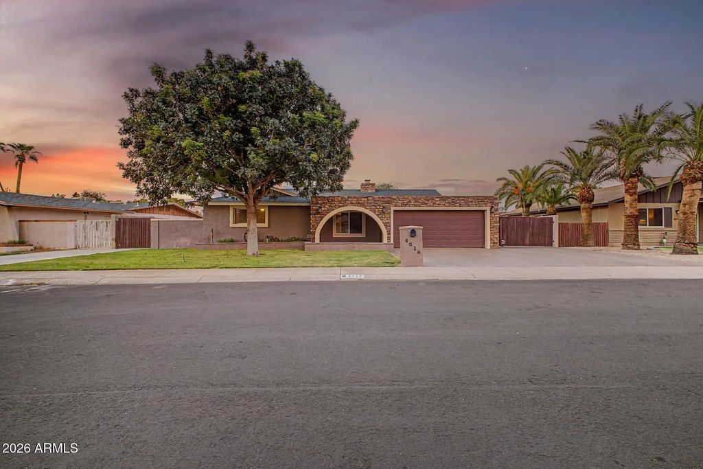 4616 W Purdue Avenue, Glendale