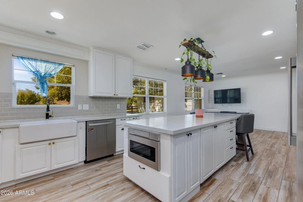 719 W Kaler Drive, Phoenix