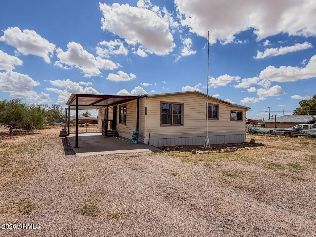 22655 W Henderson Street, Congress