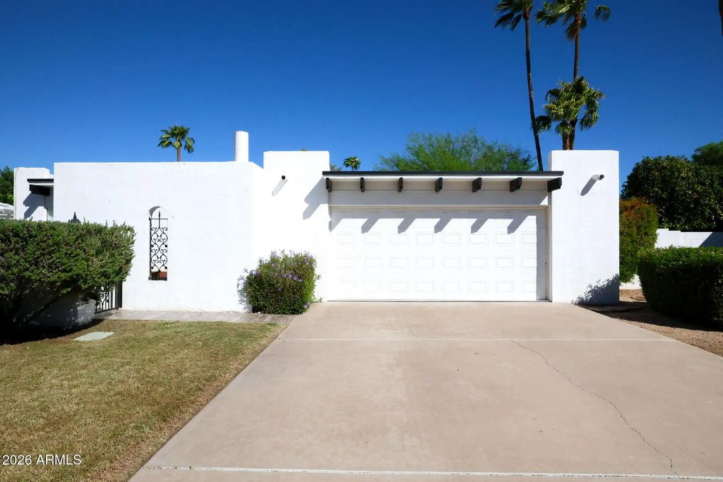 16 E Calavar Road, Phoenix