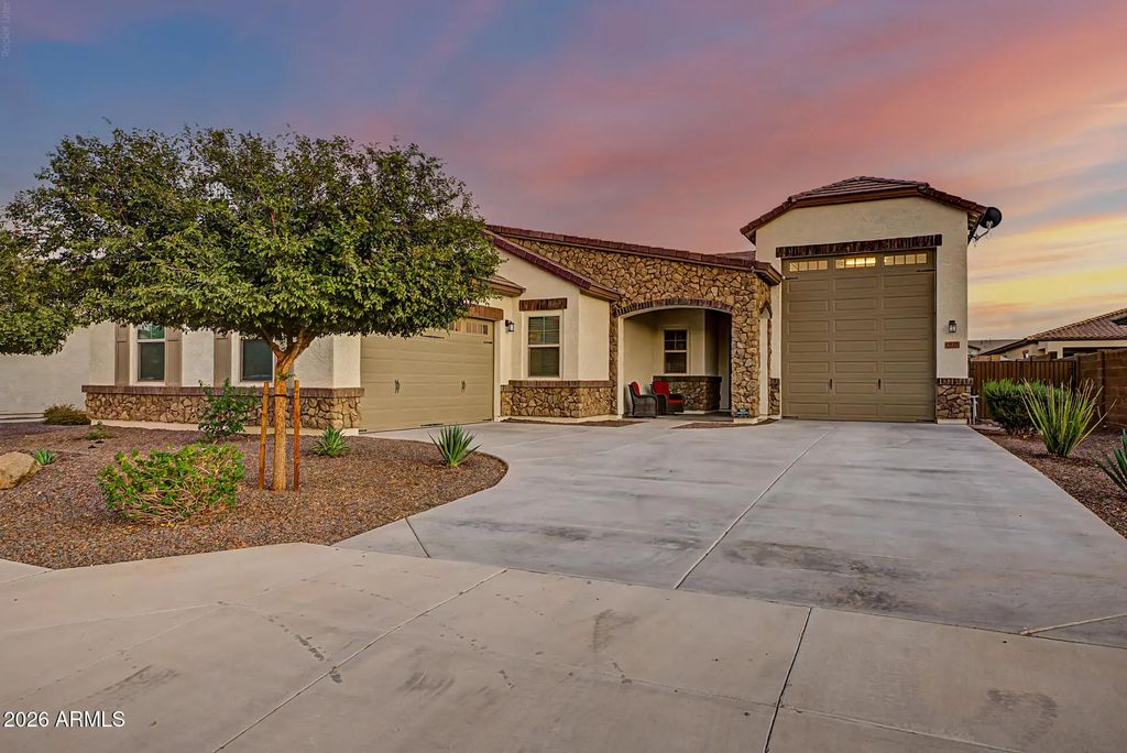 17253 W Echo Lane, Waddell