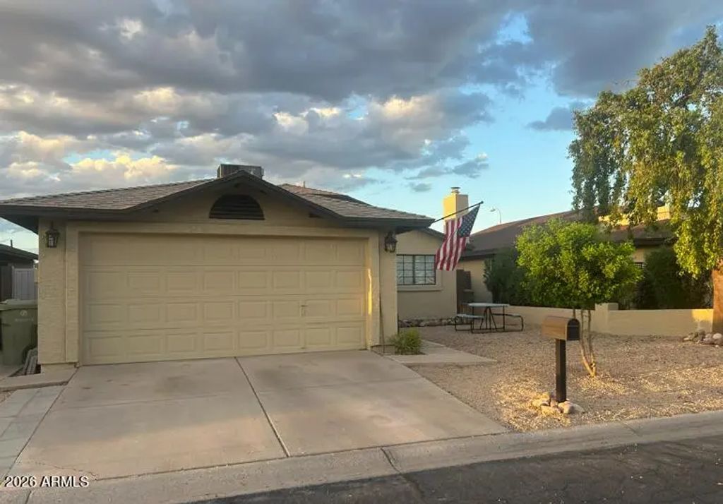 4826 W Krall Street, Glendale