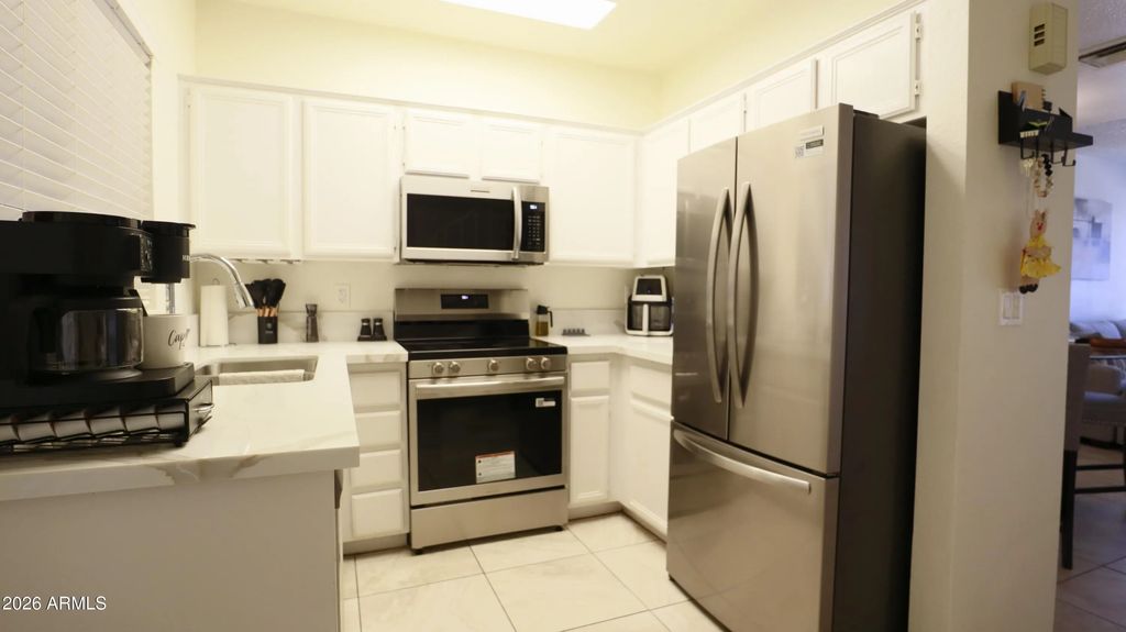7801 N 44th Drive (unit 1142), Glendale