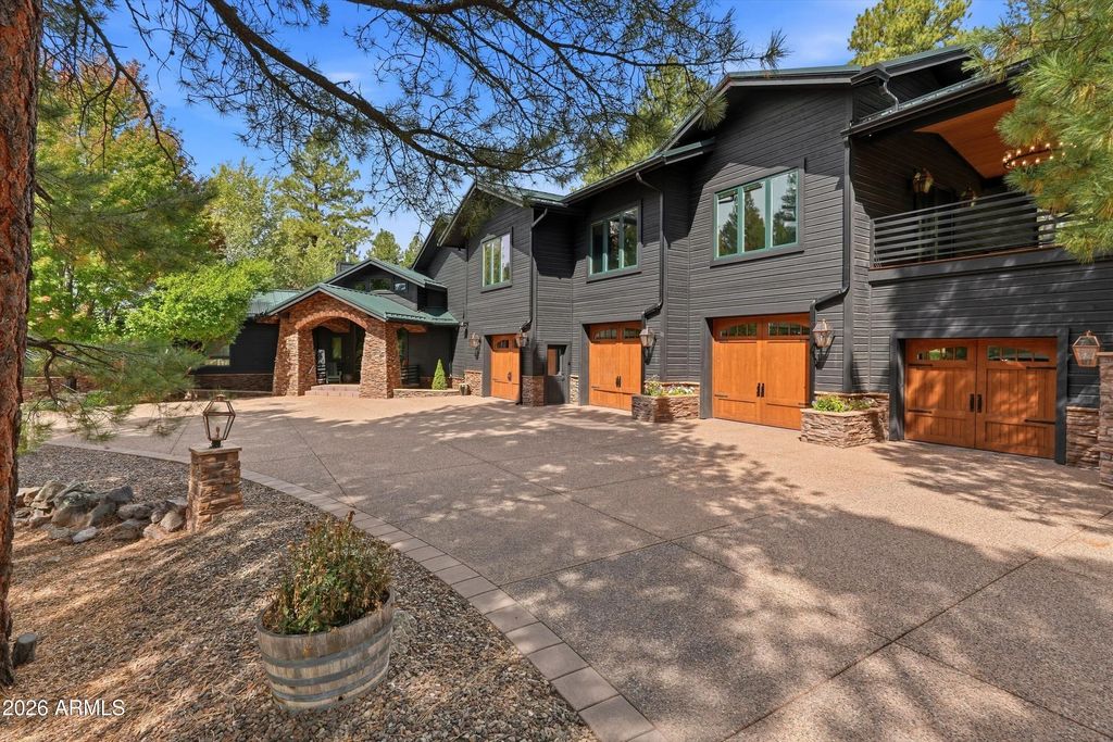 2811 Fred Breen, Flagstaff